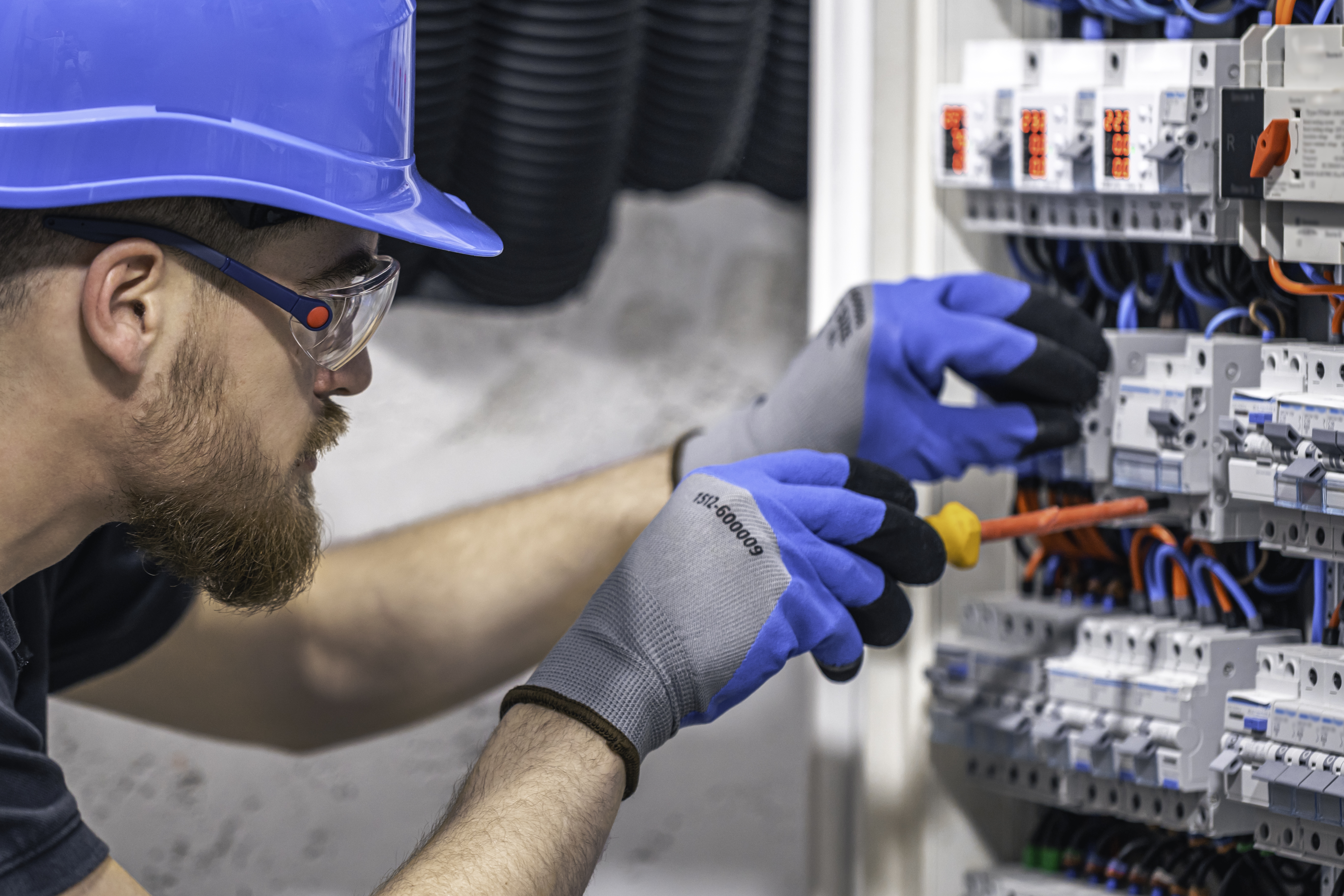 Acil Elektrik Arızalarına Anında Çözüm: Kayseri'nin 7/24 Güvenilir Elektrikçisi